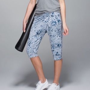 Lululemon Retreat Yogi Crop Pants Size 6